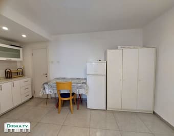 Заезд сразу. Уютная чистая студия в спальном районе. Делёнка.