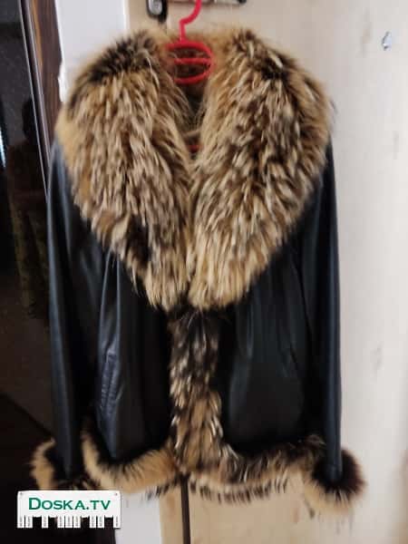 Новая кожаная куртка с натуральным мехом (чернобурка) размер М-L черного