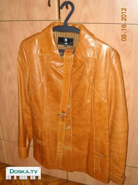 куртка женская. Кожанная. Цвет коричневый. Размер 2ХL