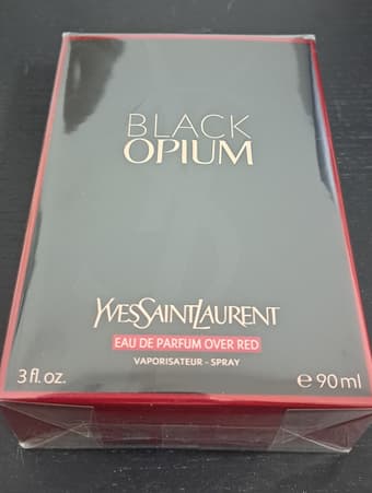 Духи Yves Saint Laurent Black Opium новые .Пудры новые