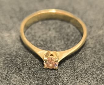 Кольцо с бриллиантом натуральный