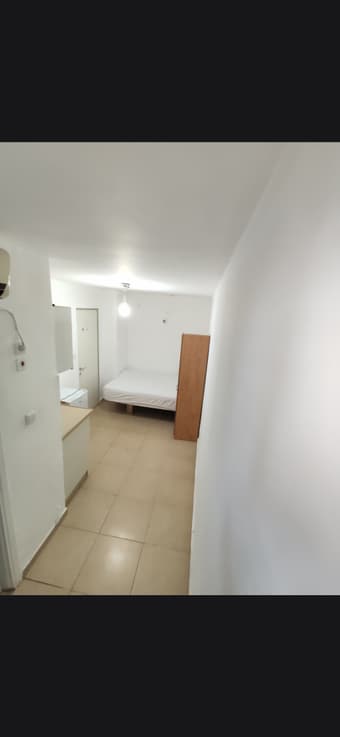 Сдается комната-студия, подходит для одного человека, отремонтированная и тихая, меблированная,