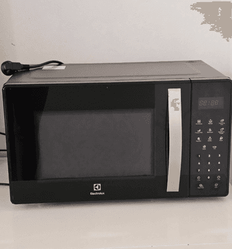 Новая микроволновая печь Electrolux EMM23M38GB